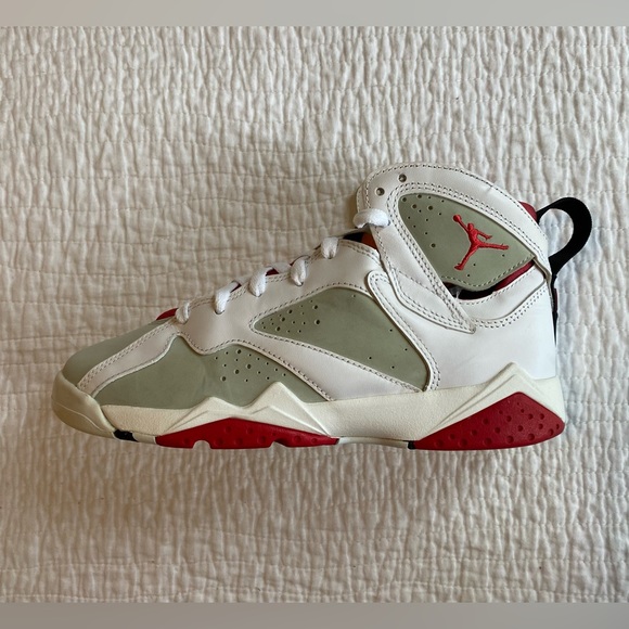 EUC Air Jordan 7 Retro 2015 “Hare” (304774-125) Size 6.5Y/ woman’s size 7.5 - Picture 2 of 14